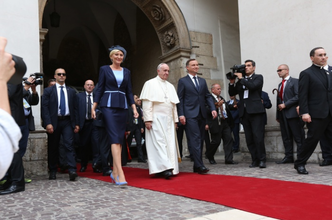 У Польщі Папа Франциск говорив про порозуміння поляків з німцями та росіянами