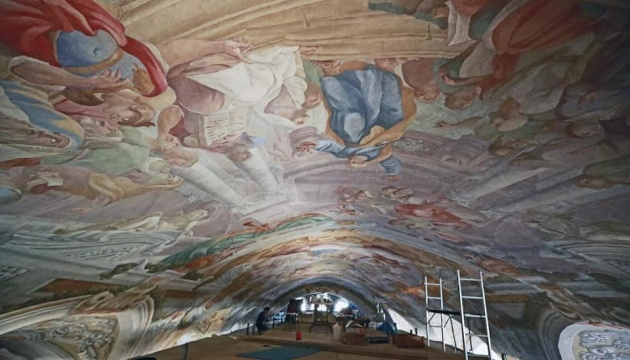 Во львовском храме отреставрировали уникальные фрески XVIII века