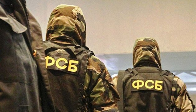 В оккупированном Крыму силовики с автоматами ворвались в мечеть - ВИДЕО