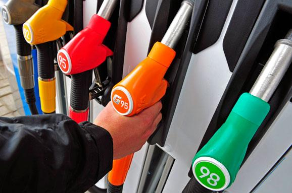 В Украине крупнейшие операторы АЗС повысили цены на топливо