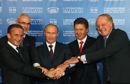 Європейські енергетичні компанії, незважаючи на санкції, повертаються до Росії: Гроші важливіші