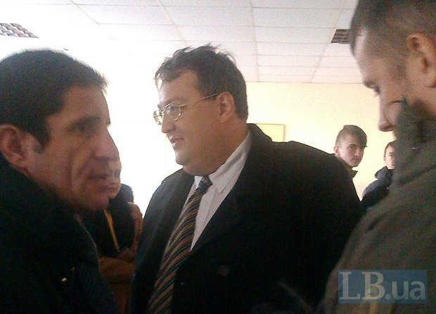 В Киеве советники министра МВД прибыли на 217-ый избирательный округ, где 