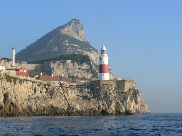 ЕС предлагает Испании право вето относительно Гибралтара на переговорах по Brexit