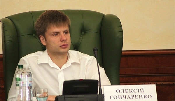 Гончаренко у безпеці: його хотів покалічити батько антимайданівця, який загинув в Будинку профспілок