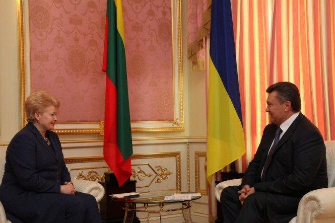 Президент Литви – Януковичу: Україні гарантована міжнародна ізоляція