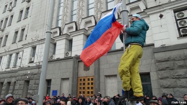 Попри судову заборону в Харкові триває проросійський мітинг, - трансляція