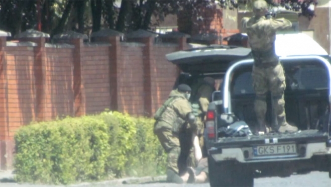 В сети появилось видео стрельбы в Мукачево