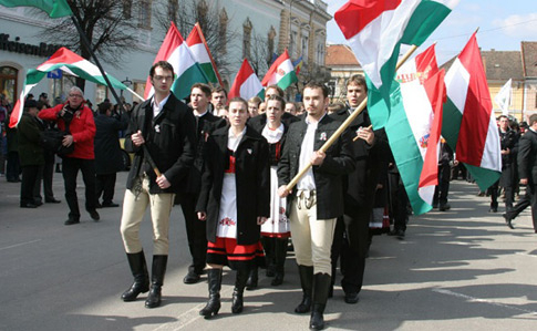 Угорщина виступила за автономію угорських меншин за кордоном
