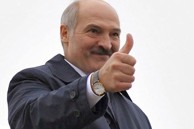 Лукашенко привітав Порошенка з перемогою на виборах