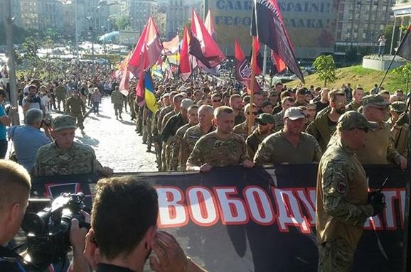 Добровольчі батальйони проводять у Києві марш, - фото
