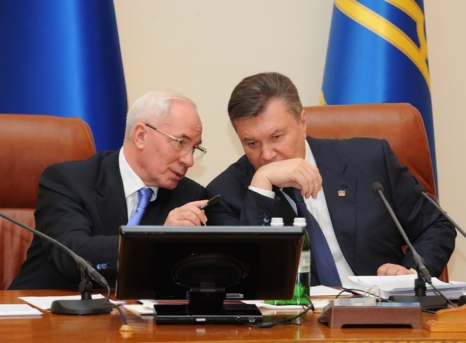 Президент зобов’язав Азарова пояснити українцям перерву в євроінтеграції