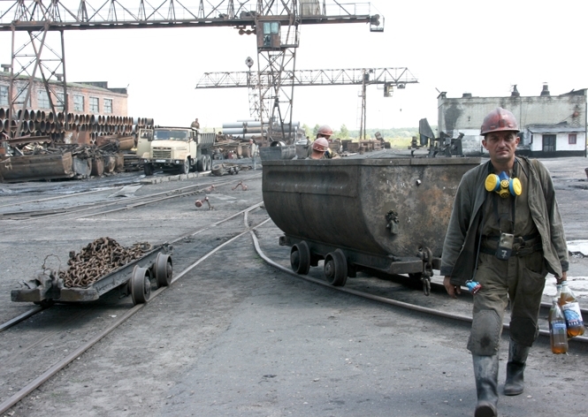 В результате боев в Донецке обесточена шахта Засядько: под землей остались 300 горняков