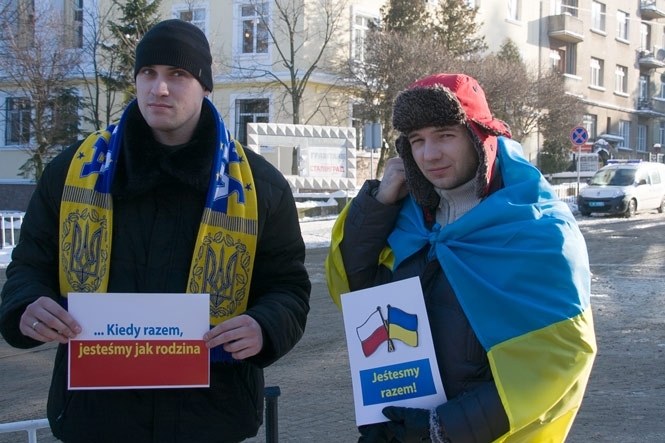 Впервые за историю независимости есть угроза безопасности украинцев, - посольство Украины в Польше