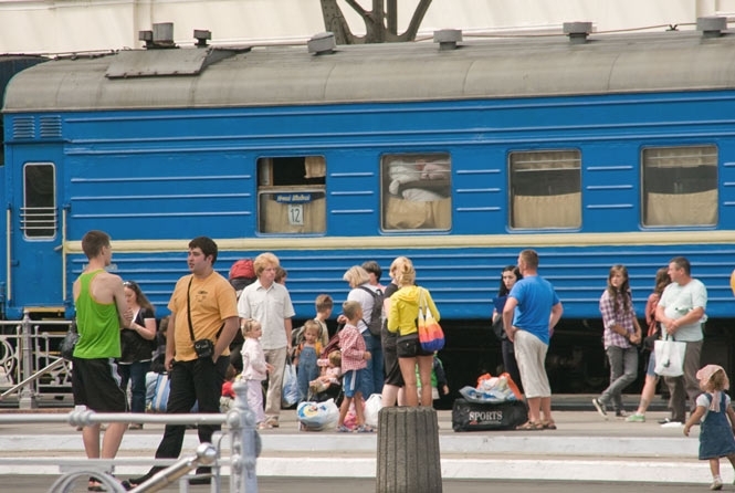Заступник Аксьонова хоче організувати потяги з Росії до Криму в обхід України	