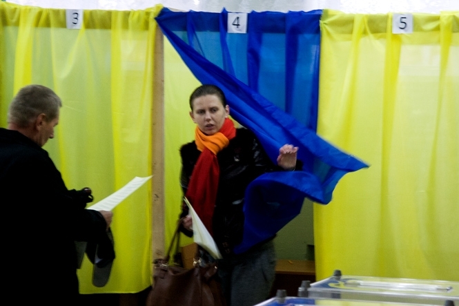 8 тыс украинцев захотели сменить место голосования на выборах 25 мая