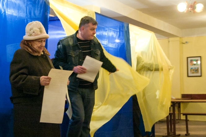 В Україні відбуваються повторні вибори в 5 округах