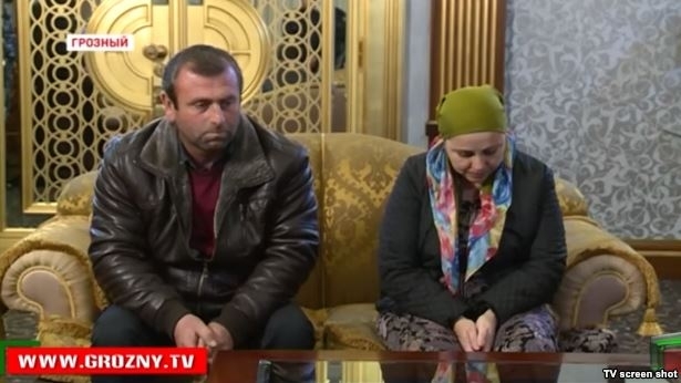 Кадыров с помощью своих приспешников публично пристыдил женщину за критику в его адрес, - ВИДЕО