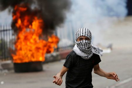 На границе Израиля и Палестины возникли столкновения между военными и демонстрантами
