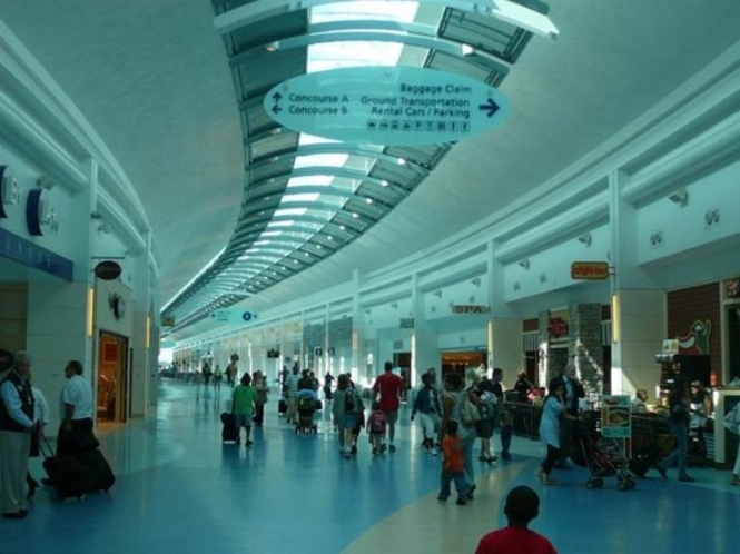 Аеропорт у США припинив роботу на 5 годин: пасажир заявив, що має бомбу