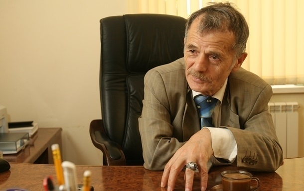 Крымских татар, которые отказывают от российского гражданства, увольняют с работы, - Джемилев 