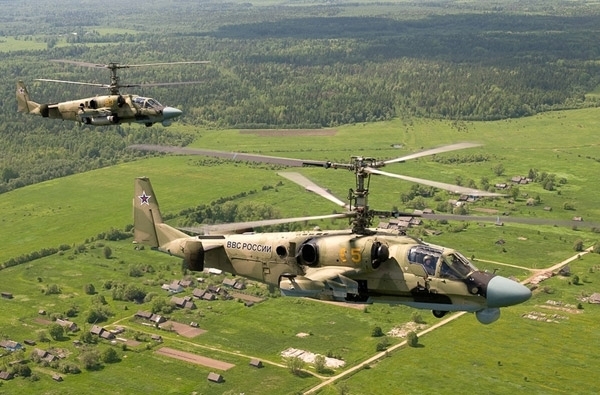 За 18 кілометрів від українського кордону виявили 29 російських вертольотів та 2 військові літаки, - РНБО