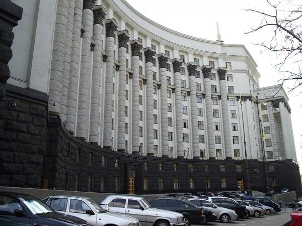 Майже в 4 млн гривень обійдеться ремонт стіни будівлі Кабміну  