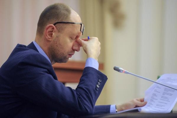 Яценюк требует создать независимый орган по формированию тарифной политики