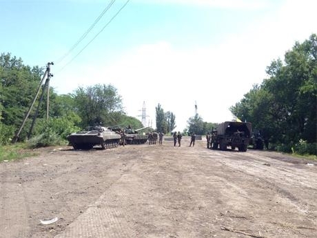 Бой под Карловкой завершился: военные уничтожили 25 террористов