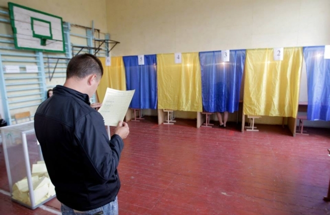 На Луганщине избирательные участки работают только в двух округах