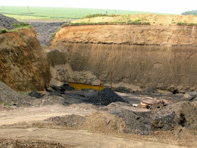 Боевики похитили из донецких шахт около 15 тысяч тонн угля