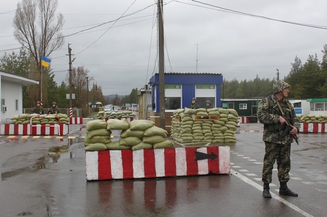 После атаки террористов на пограничный пункт на Луганщине ранен украинский генерал 