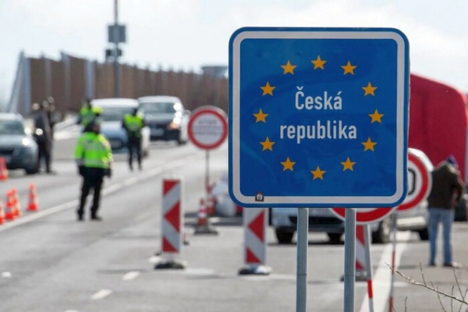 За тиждень понад 3 тис. українських біженців отримали візи тимчасового захисту в Чехії