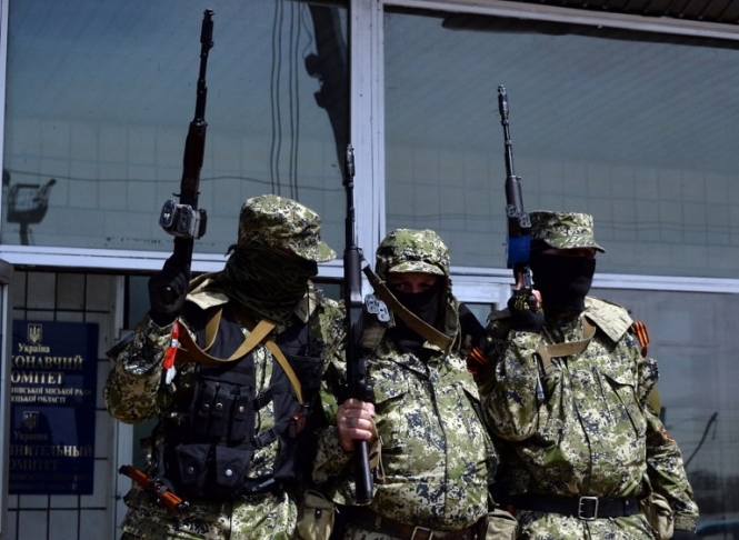 Террористы захватили заложников в Новогродовке на Донетчине 