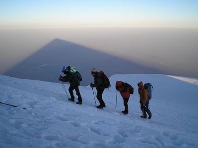 Рятувальники на Закарпатті знайшли п'ятьох туристів, які заблукали в горах
