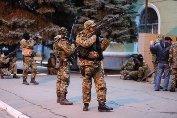 Силовики освободили от сепаратистов здание СБУ в Краматорске