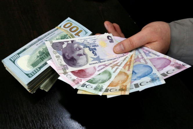 Падение турецкой лиры резко обрушило курс евро к доллару