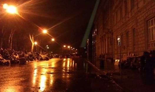 Перед Львівською облдержадміністрацією розібрали барикади