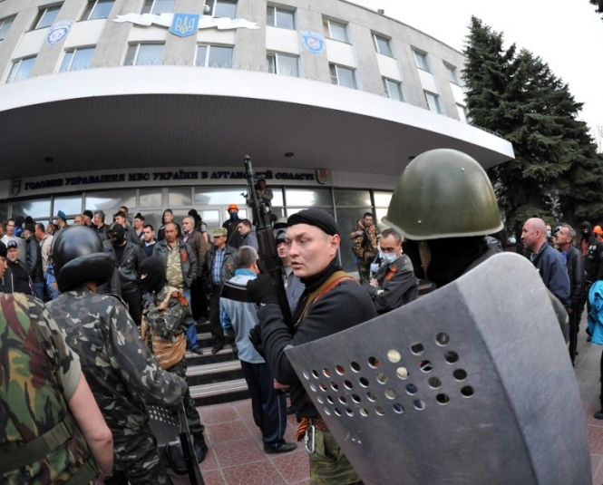 Нацгвардия охраняет облуправления милиции в Луганске