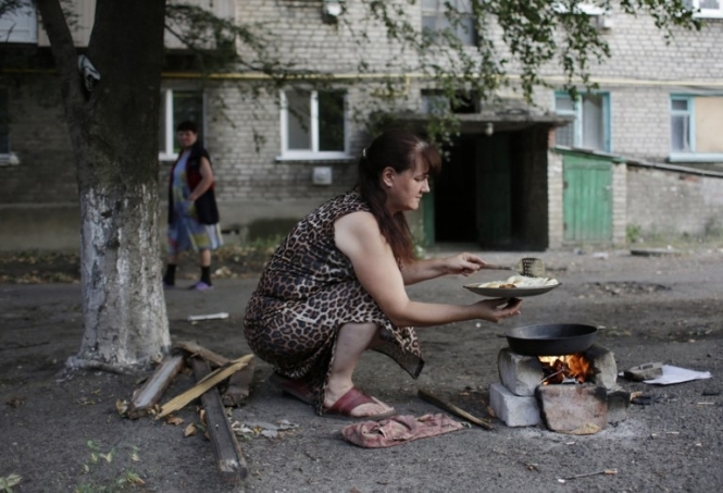 В Луганську вже 16 днів немає води світла і зв’язку: місто на межі виживання
