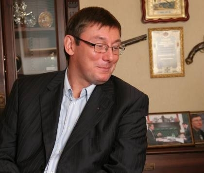Лещенко обвиняет Луценко в оформлении дома на подставное лицо