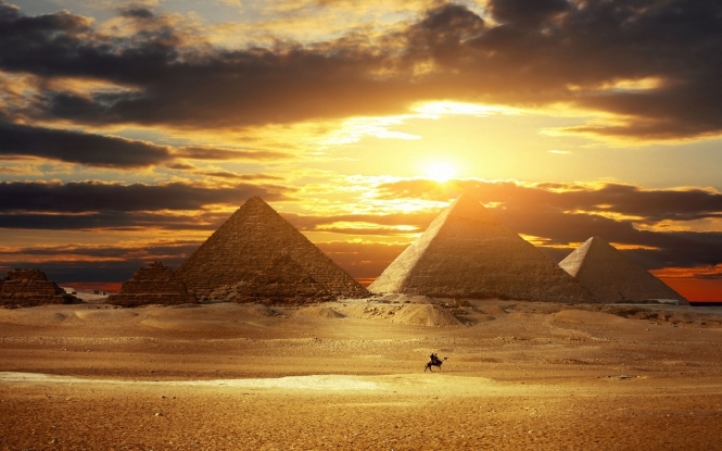 Наявність в піраміді Хеопса 