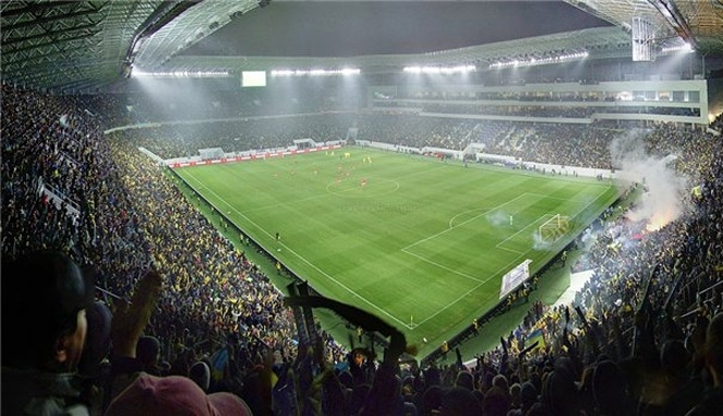 Львів попросить в Азарова 150 млн грн, щоб добудувати стадіон до Євро-2012