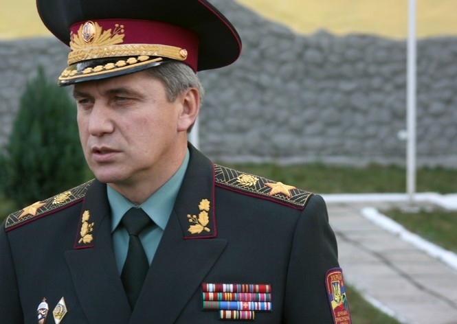 Покинуть пограничную часть в Луганске вместе с оружием приказал лично Литвин, - командир батальона