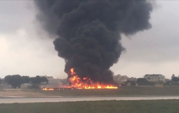 В аеропорту Мальти розбився літак: є жертви, - ВІДЕО ОНОВЛЕНО