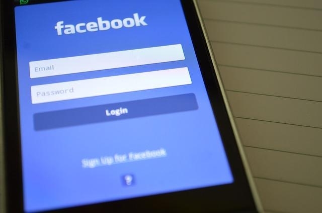 Facebook вперше видалив сторінки високопосадовців