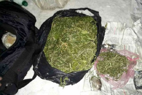 В Сумах задержали женщину с килограммом марихуаны