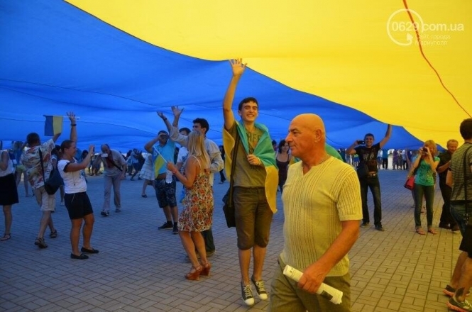 Сегодня Украина празднует День национального флага