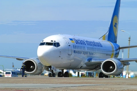 МАУ требует от Мининфраструктуры отменить контракт Ryanair, - Омелян