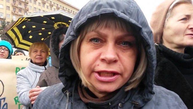 Міліція вже затримала жінку, яка ногами добивала євромайданівця в Харкові, - відео