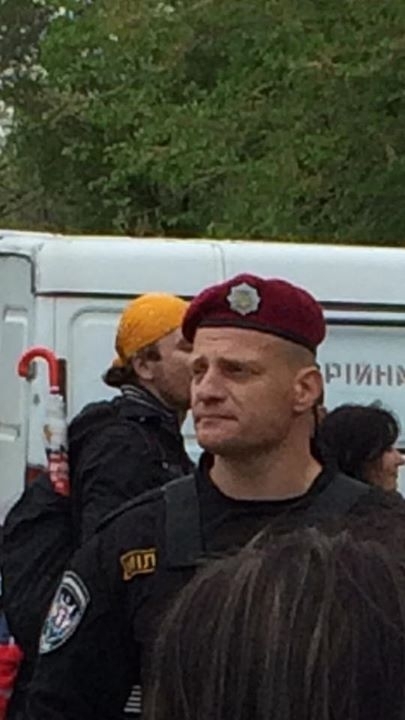 Запорожская милиция защищает людей с колорадской символикой и угрожает патриотам Украины